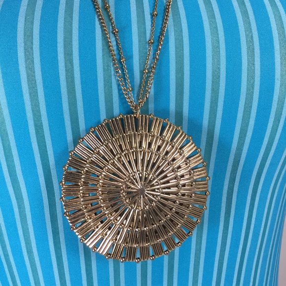 Fun statement necklace! - Picture 2 of 7