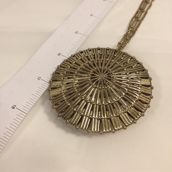 Fun statement necklace! - Picture 3 of 7