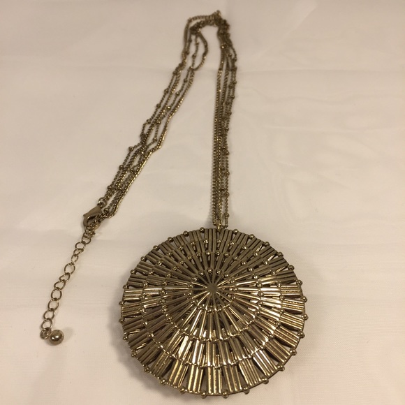 Fun statement necklace! - Picture 6 of 7