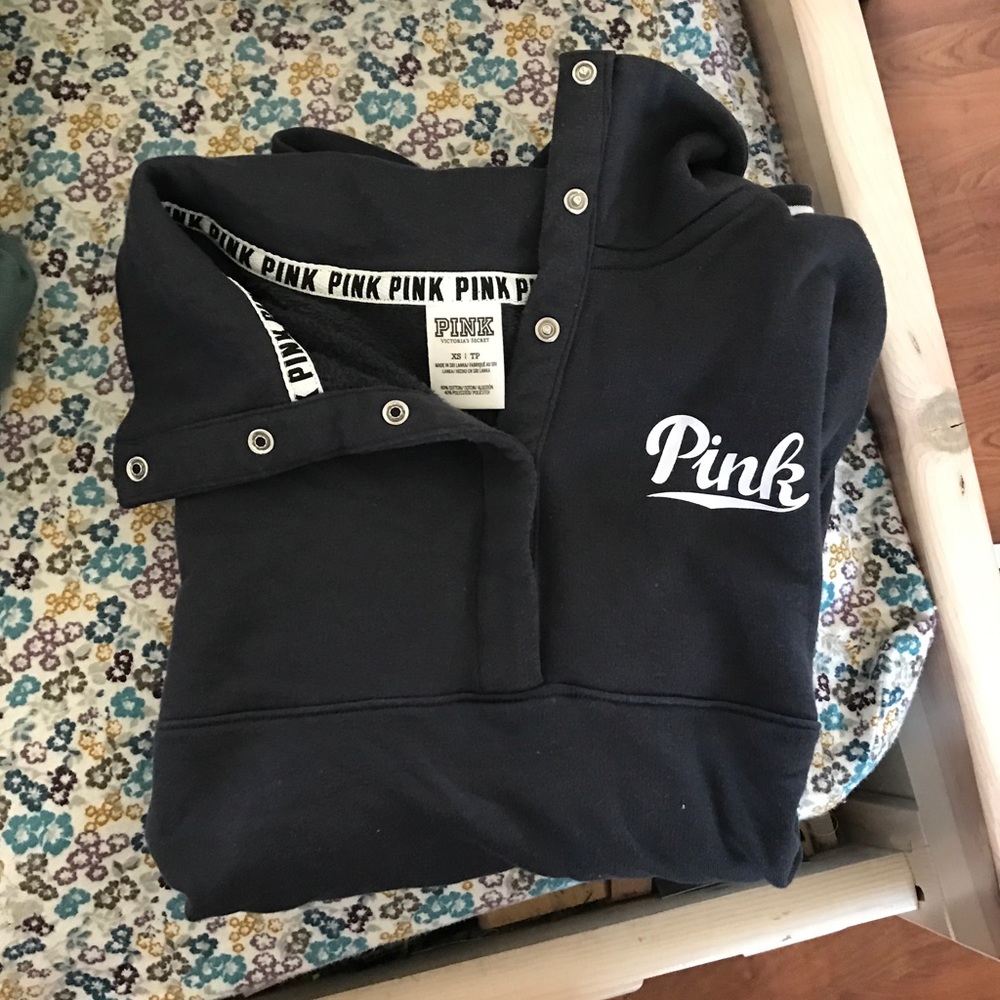VS PINK Varsity Quarter-Snap
