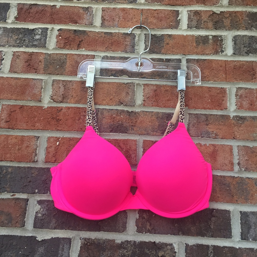 VS PINK Wear Everywhere Push Up