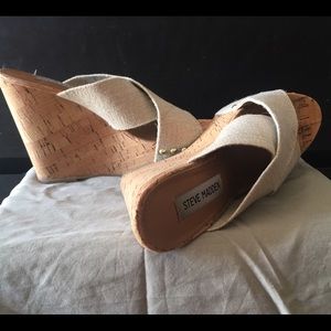 Steve Madden tan cork wedges