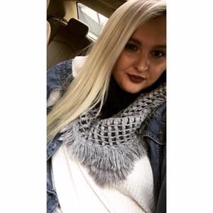 Meet your Posher, Mikala