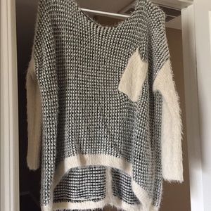 White and black blouse. Unknown brand or size.