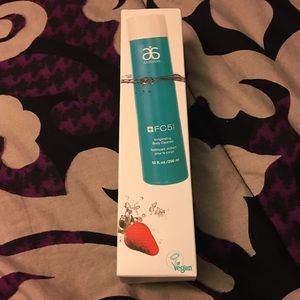 Arbonne Invigorating Cleanser