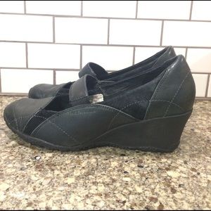 Merrill Orchid black maryjane style leather shoes