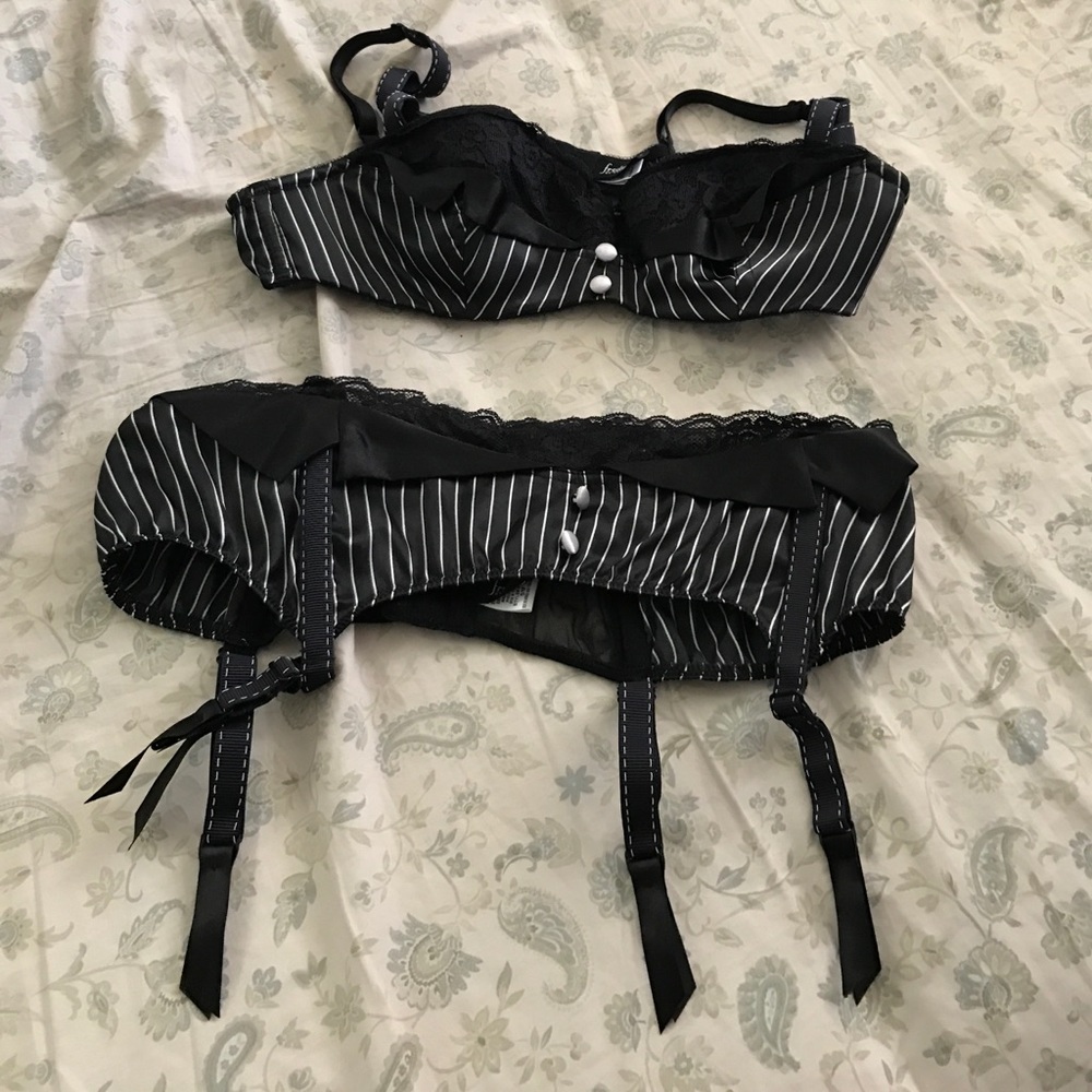 Frederick's Of Hollywood Set