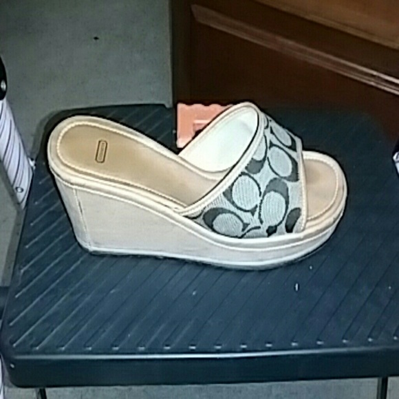 Sandals - Picture 2 of 4
