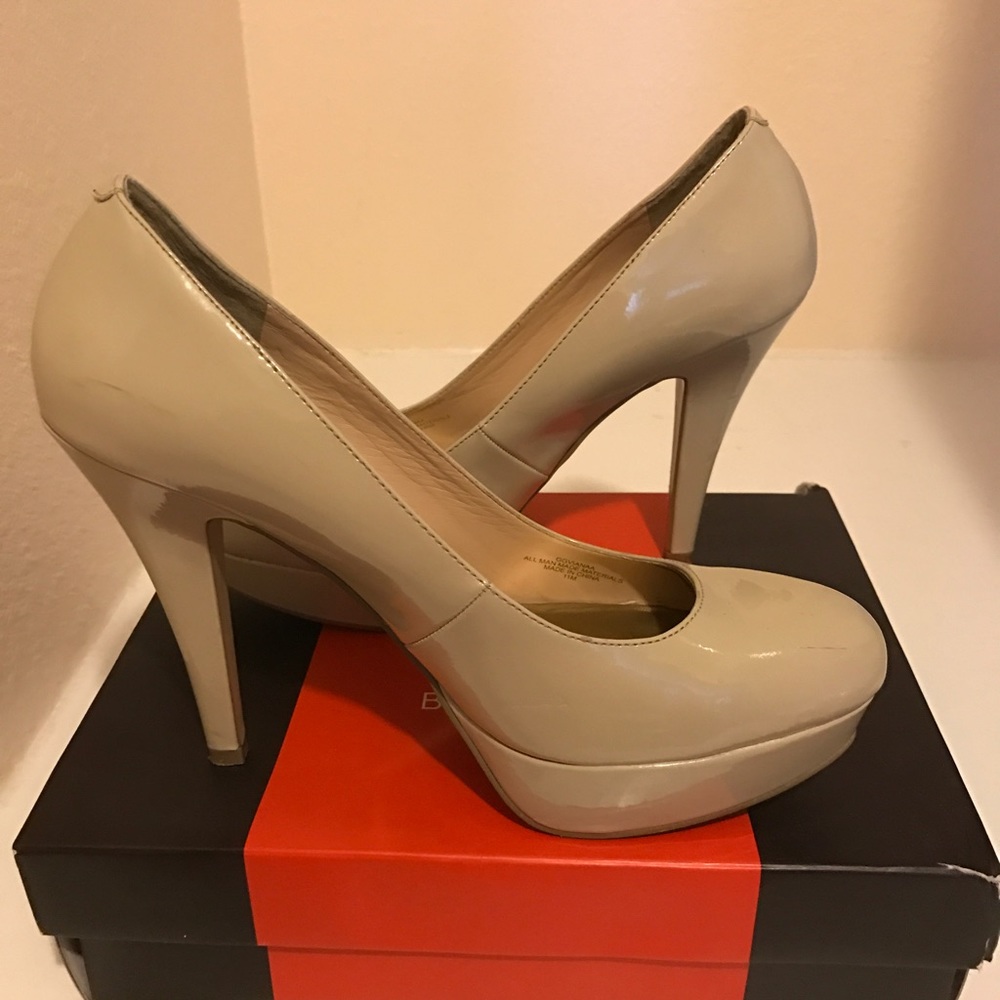 Nude Guess platform heels