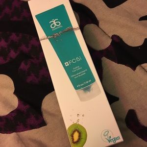 Arbonne cooling foot creme