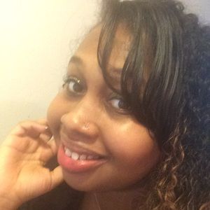 Meet your Posher, Edwina