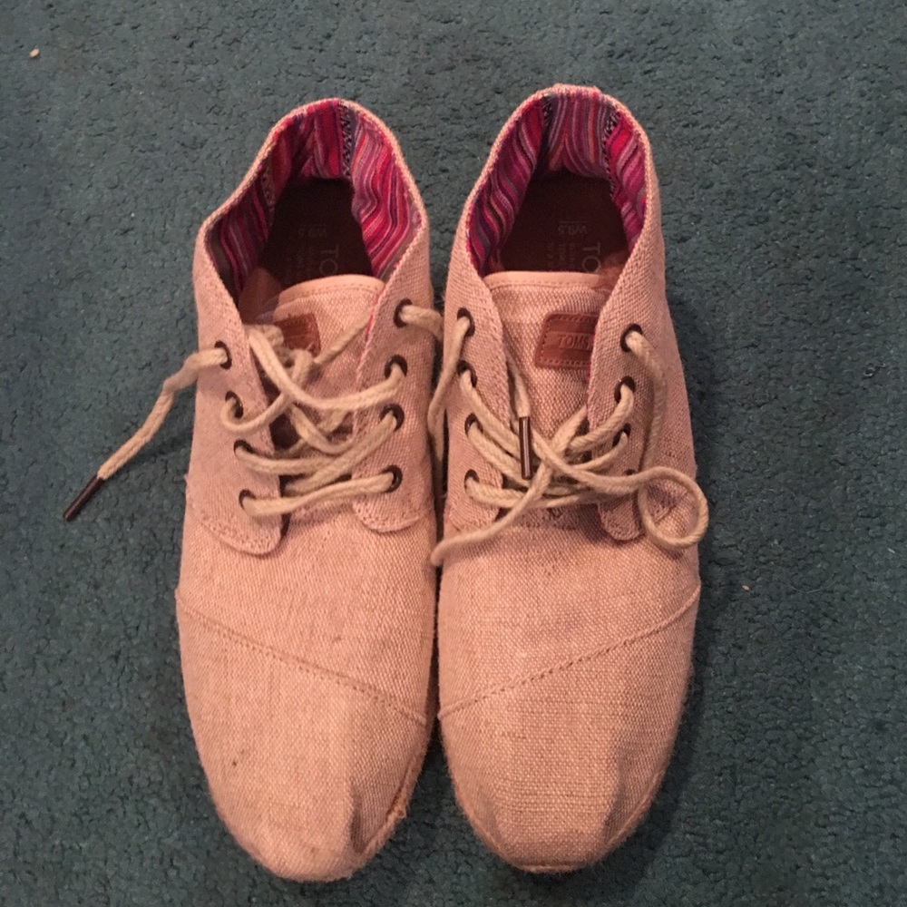 Toms canvas shoes