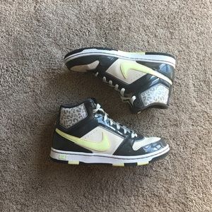 Nike High top Sneaker