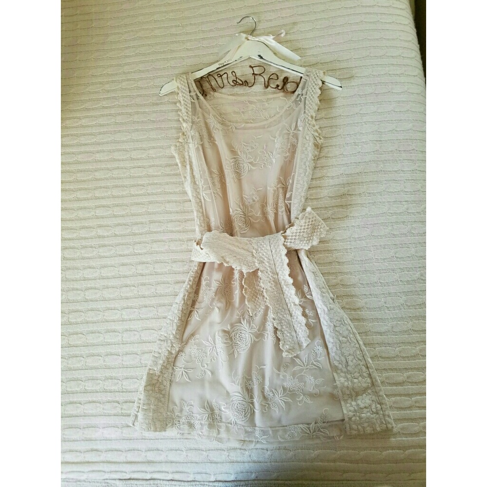 ***Trading*** - Picture 1 of 4