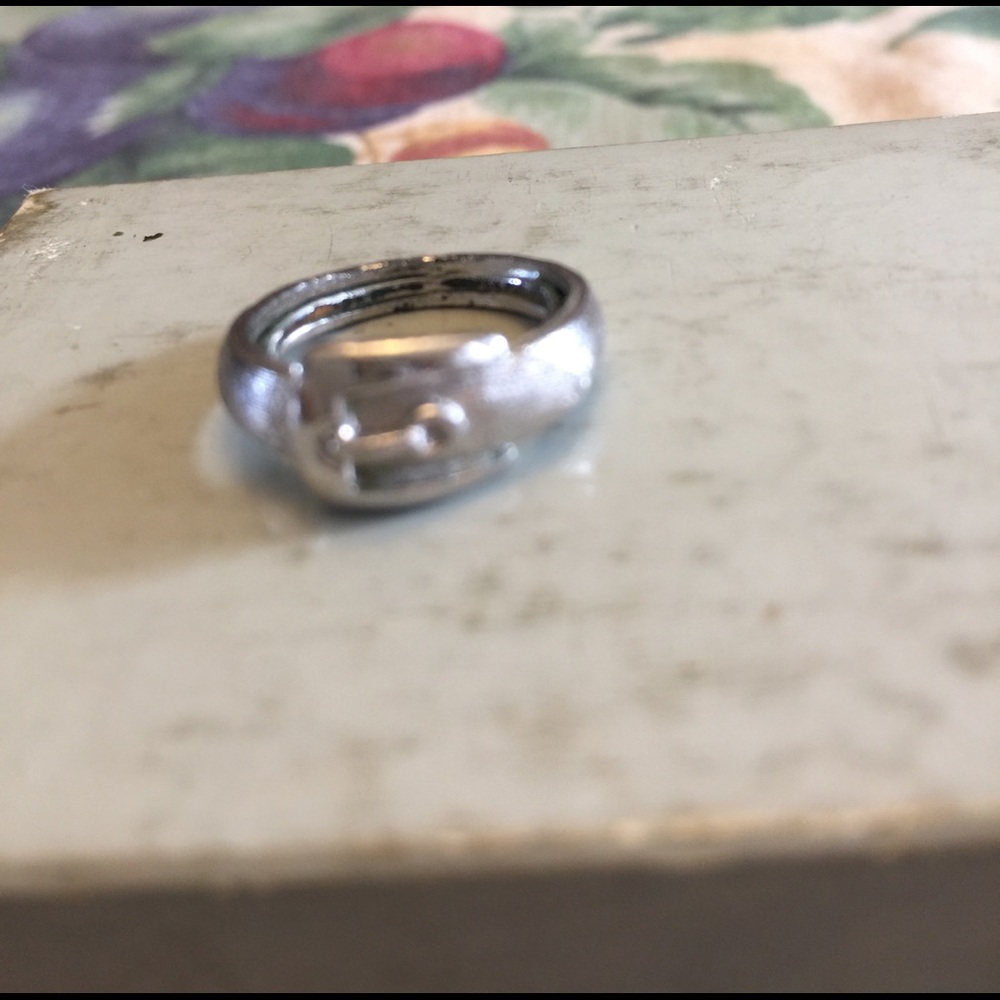 Avon vintage pinkie ring silver tone EUC - Picture 1 of 2