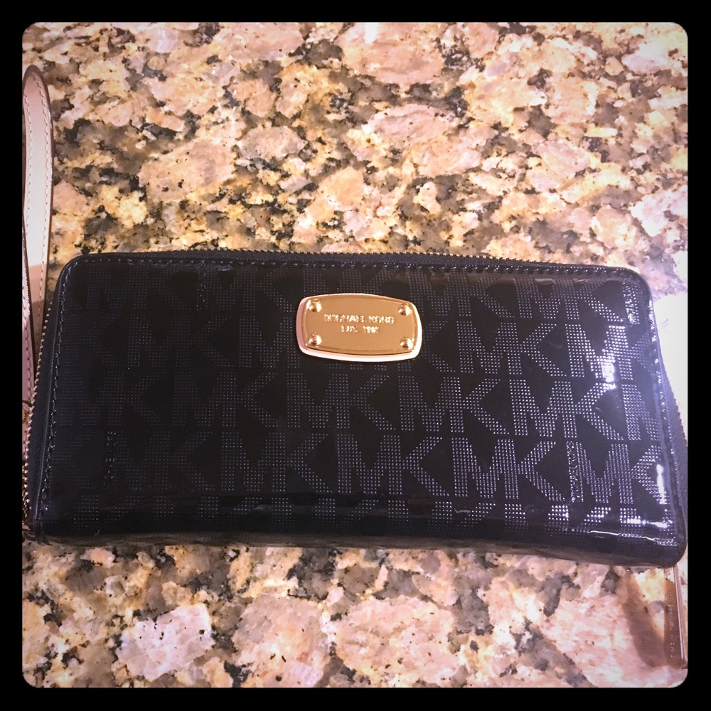 Michael kors wallet/clutch NWT