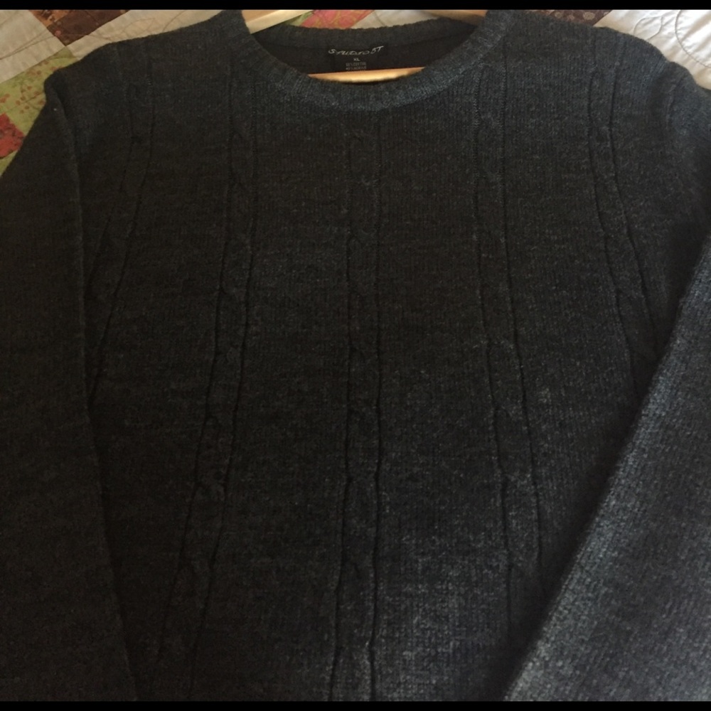Men's sweater, never worn