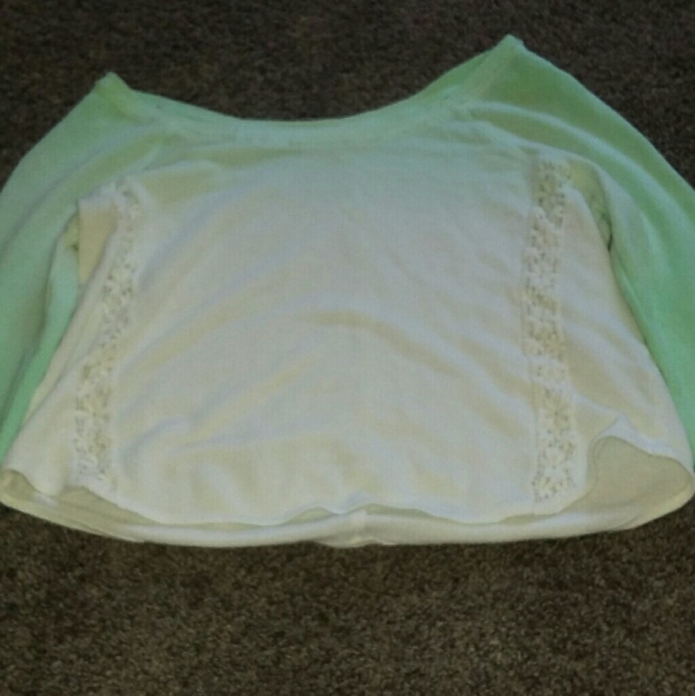 Long sleeved, cotton top