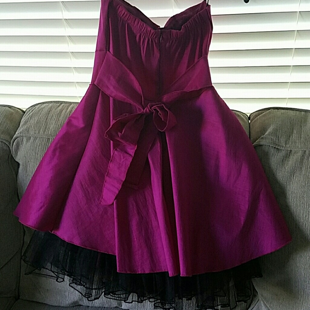 Dress - Picture 2 of 4