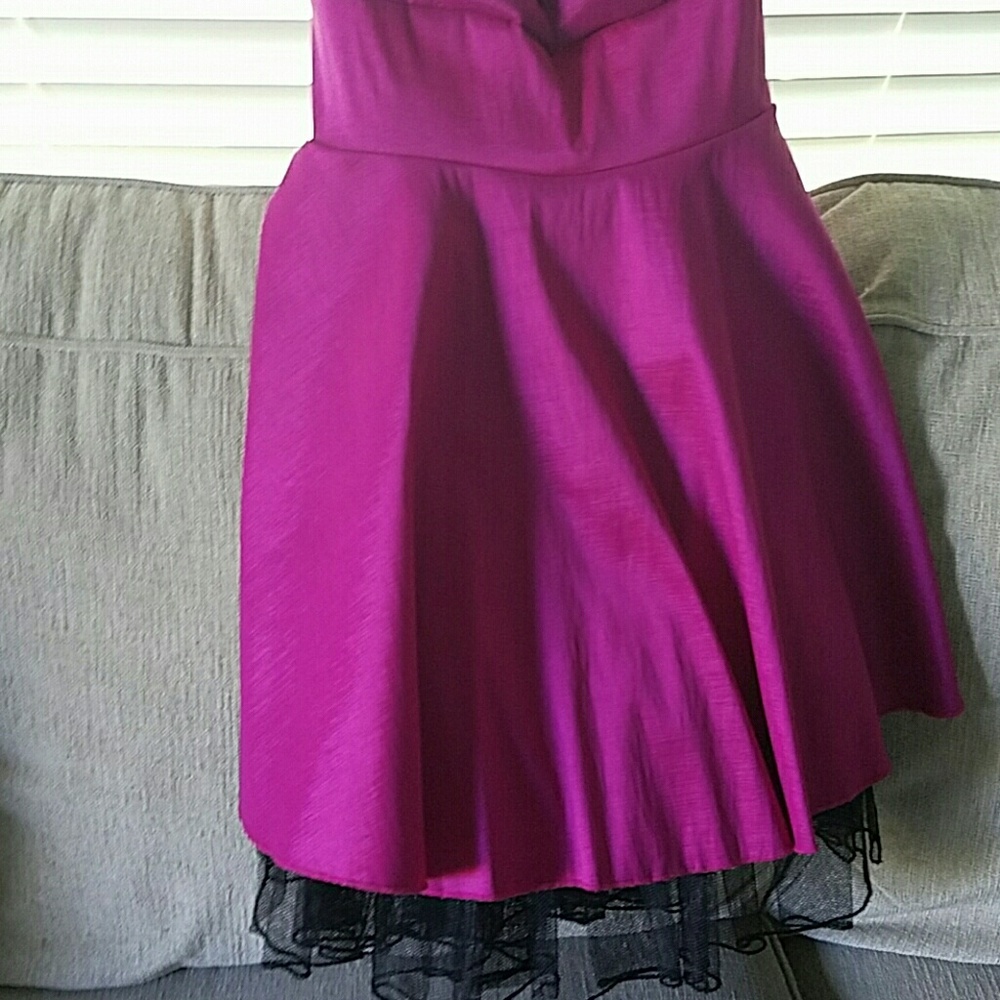 Dress - Picture 4 of 4