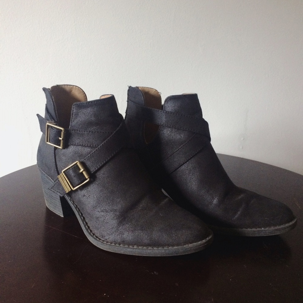 Black ankle booties