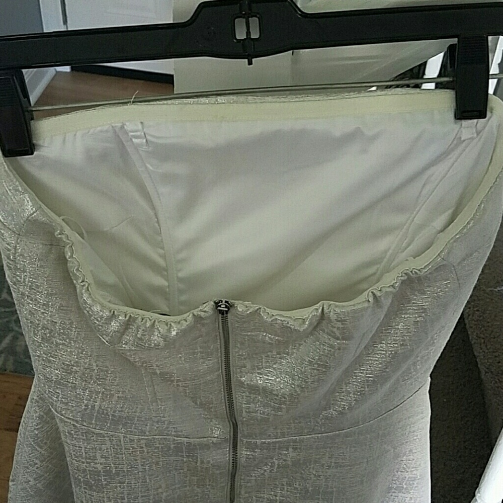 Dress - Picture 4 of 4