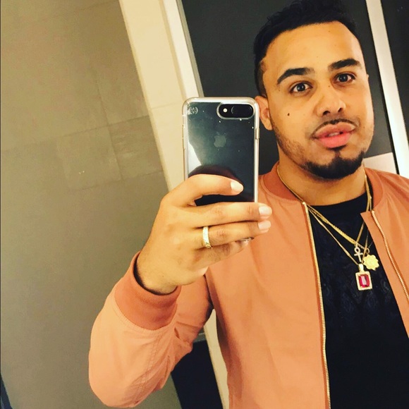 Meet your Posher, Rigo - Picture 2 of 3