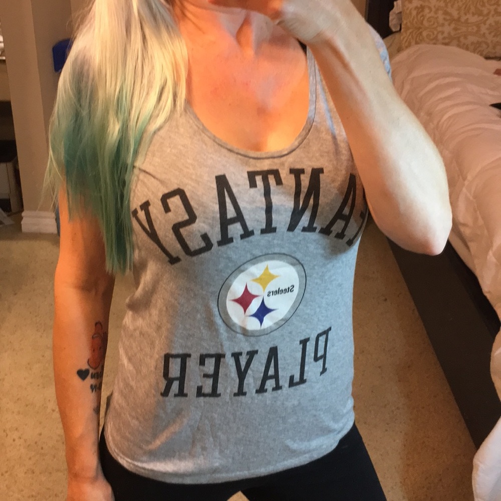 🎀Like new VS PINK Steelers shirt🎀 - Picture 4 of 8