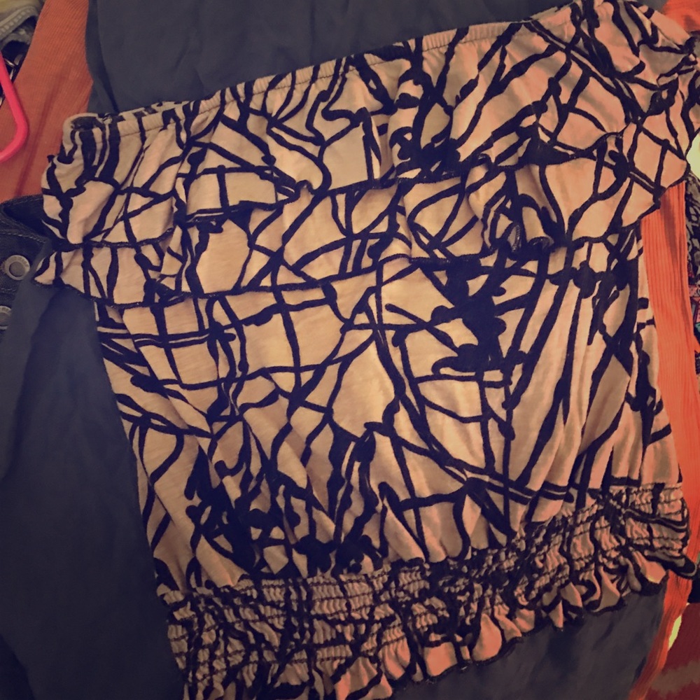 Adorable Full Tilt Tube Top😍