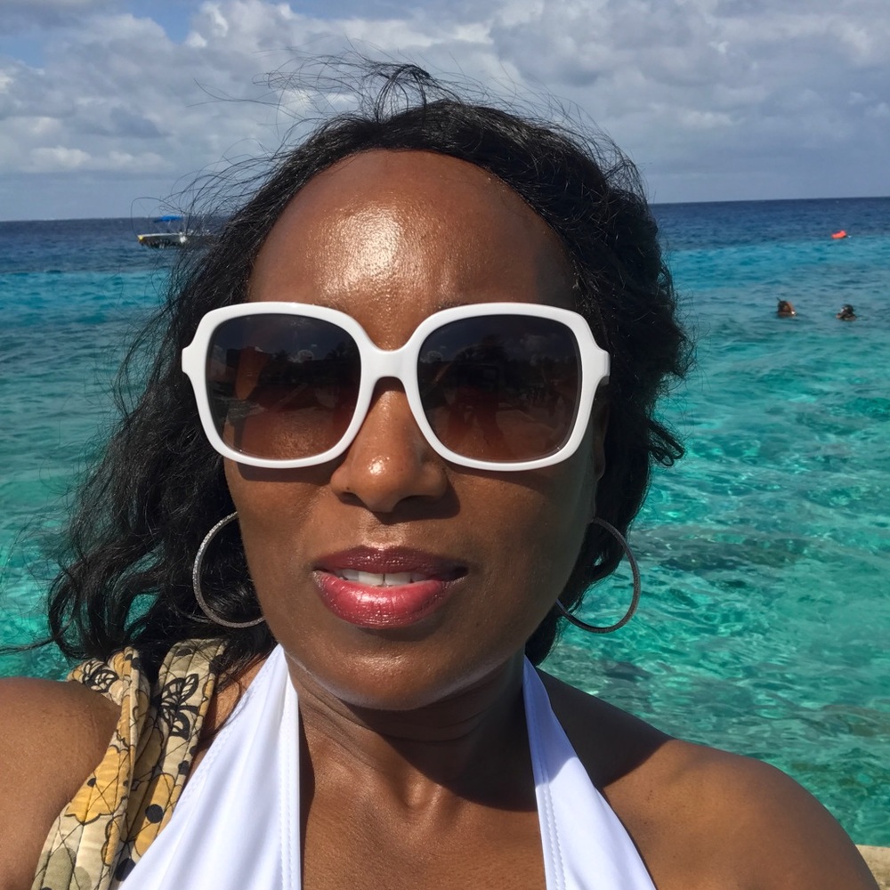 Meet your Posher, Angela