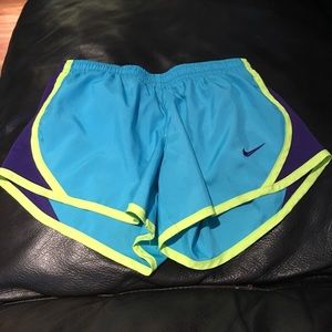 Nike girls xsmall drifit shorts