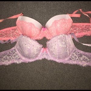 2 Victoria's Secret Bras