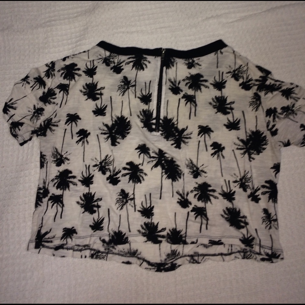 Xhilaration palm tree crop top flowy - Picture 3 of 4