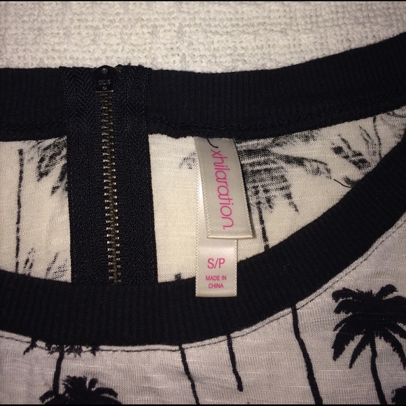 Xhilaration palm tree crop top flowy - Picture 2 of 4