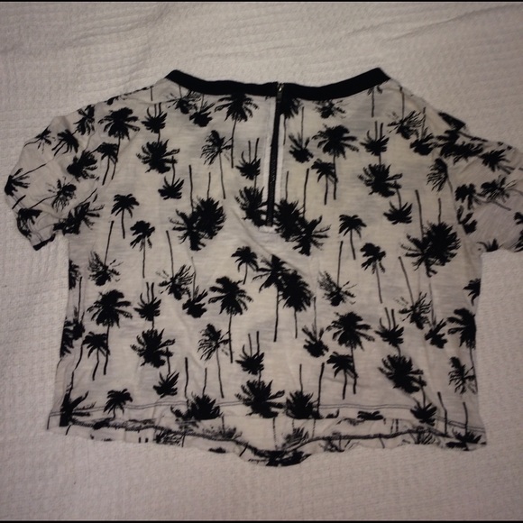 Xhilaration palm tree crop top flowy - Picture 3 of 4