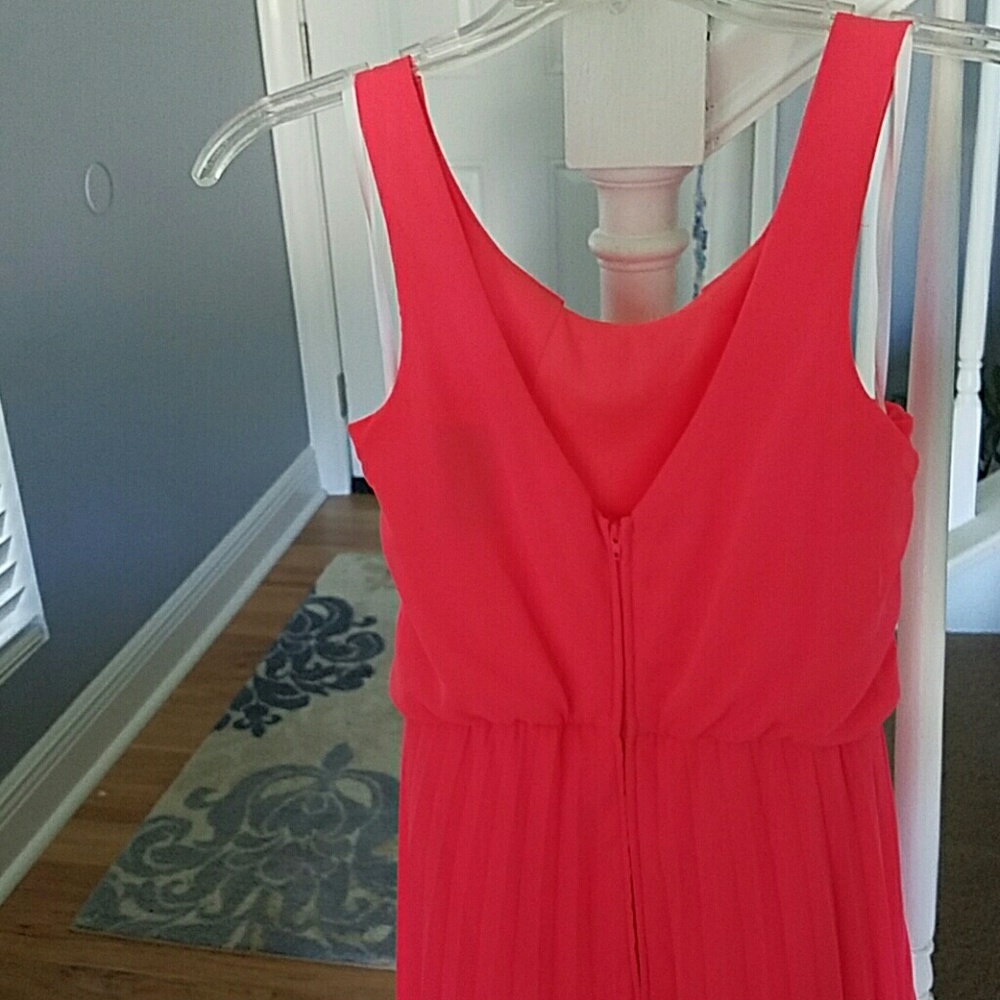 Dress - Picture 4 of 4