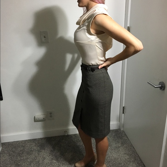 Cream cowlneck blouse with cap sleeves - Picture 2 of 5