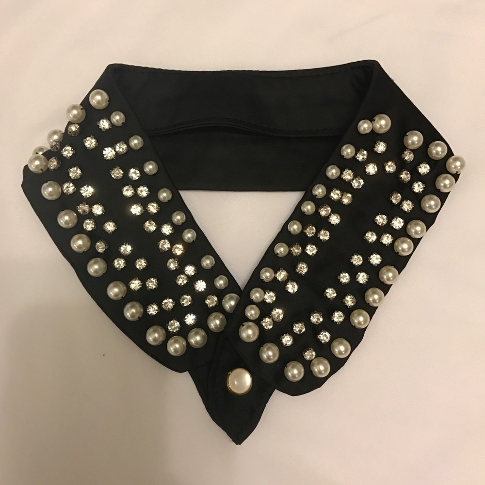 Jewelmint Beaded Collar Necklace