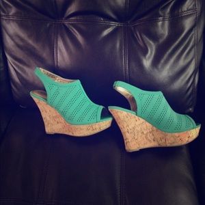 Cato Wedge heels