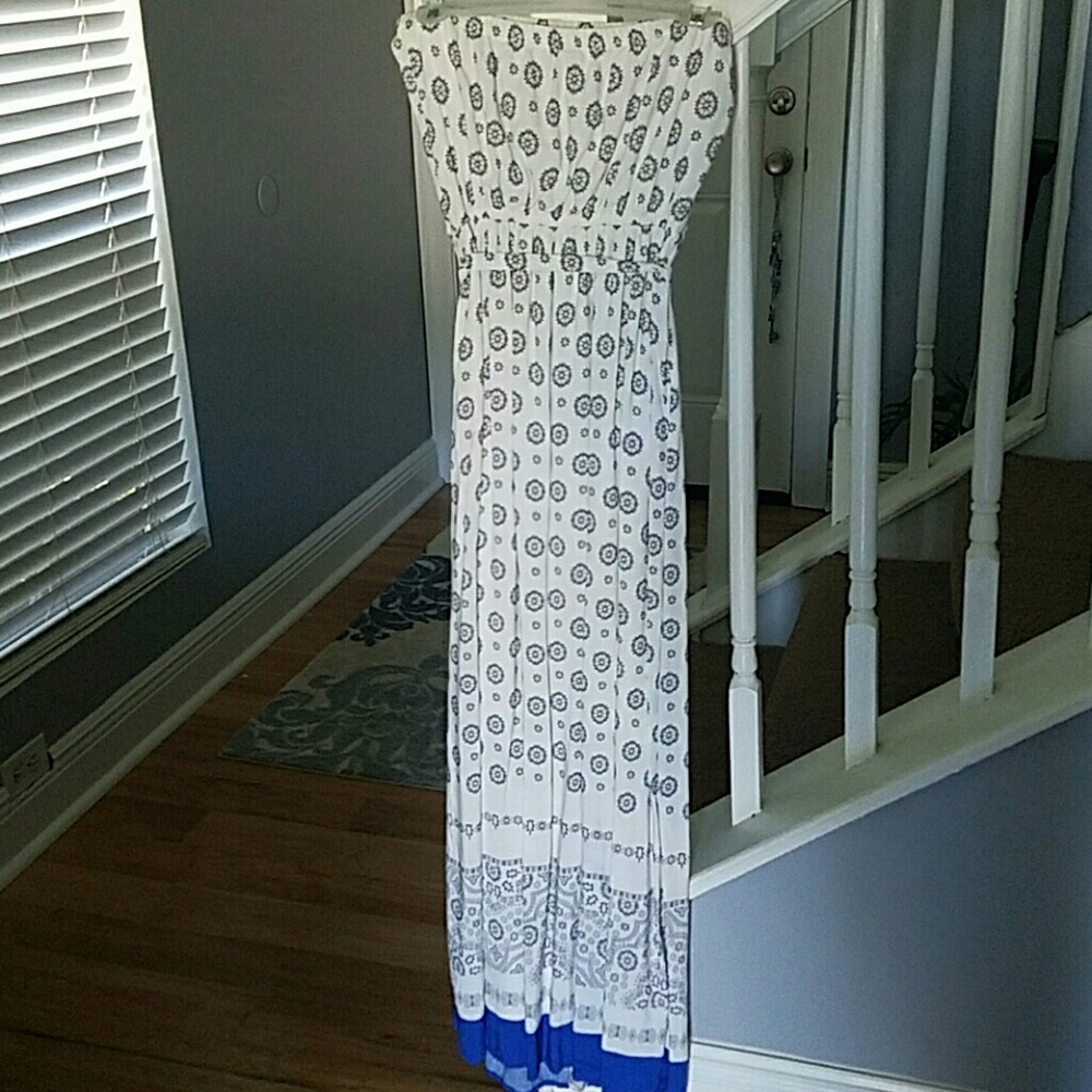 Dress - Picture 4 of 4