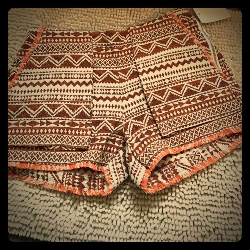 Ethereal geometric shorts