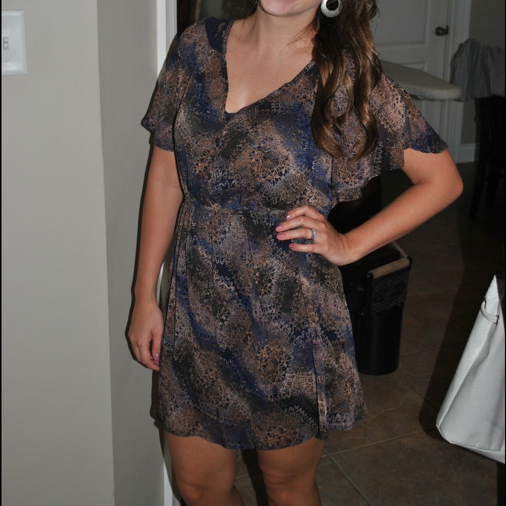 This dress is gorgeous on!