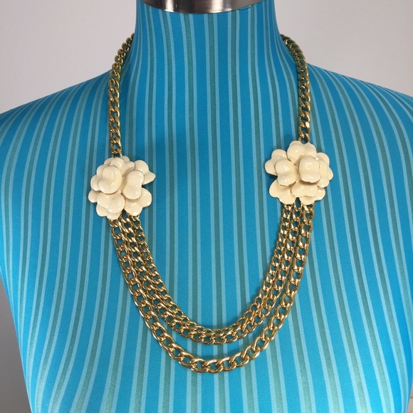 NWOT statement necklace with cream flowers - Picture 2 of 9