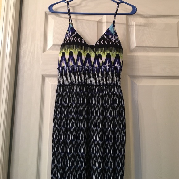 Maxi dress. Never actually worn - Picture 2 of 3