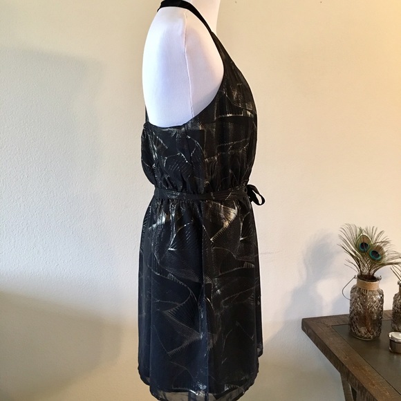 💥BOGO 1/2 OFF💥 Black and Gold Metallic Dress - Picture 3 of 7