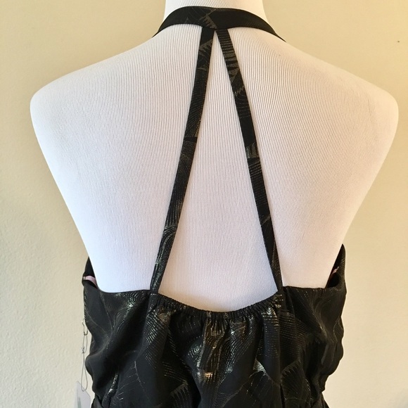 💥BOGO 1/2 OFF💥 Black and Gold Metallic Dress - Picture 5 of 7