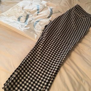 Cropped NY&CO pants