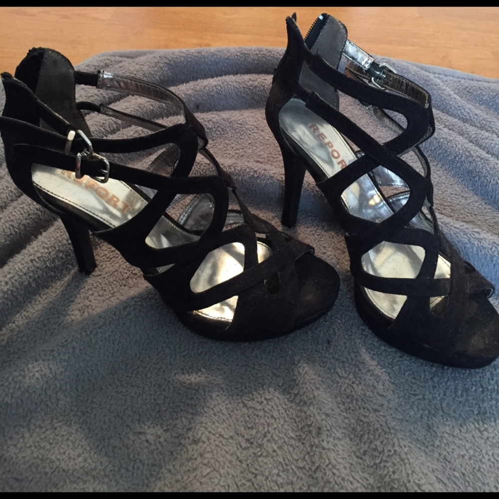 Size 7 Black Straped Heels
