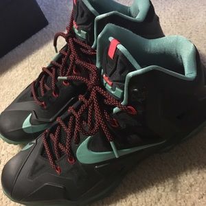 Lebron mints size 13