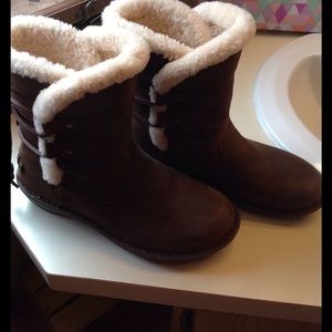 Ugg Acadia Snow Boots